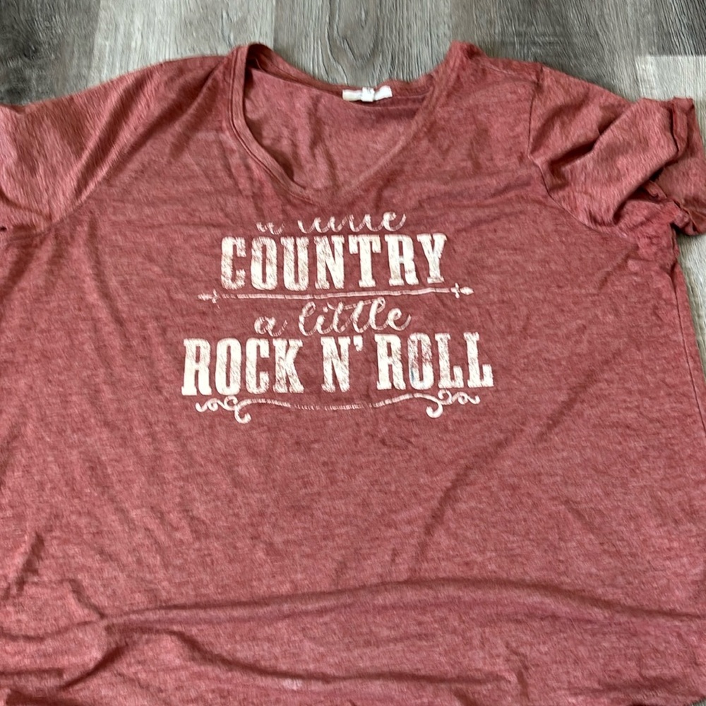 Burgundy lightweight t shirt